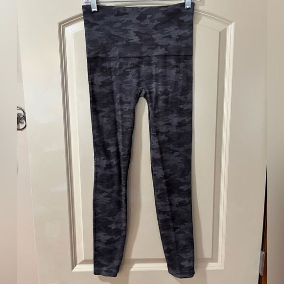 SPANX Heather Camo Look At Me Now Seamless Stretch Leggings Size Large - Picture 1 of 3